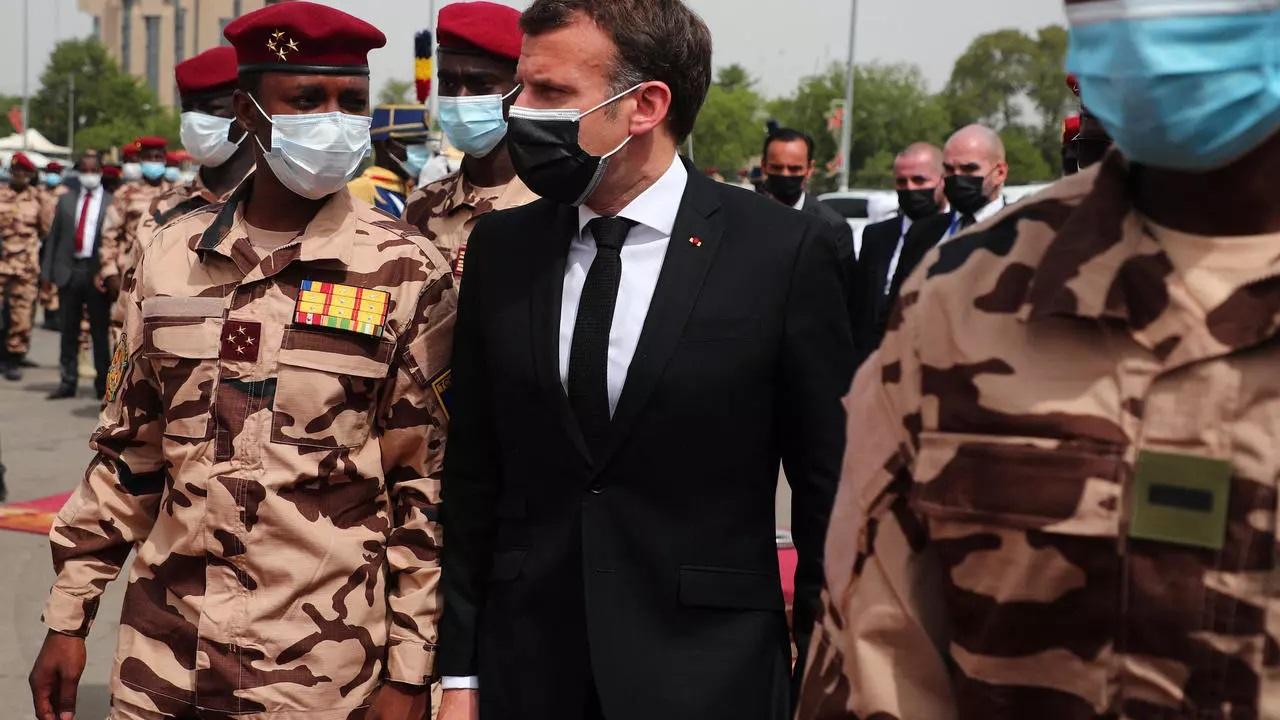 Tchad : Emmanuel Macron et les présidents du Sahel évoquent la transition civilo-militaire