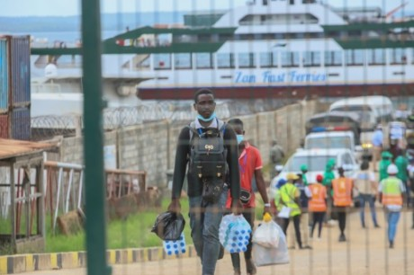 Attaque Mozambique: difficiles opérations d’évacuation de milliers de rescapés