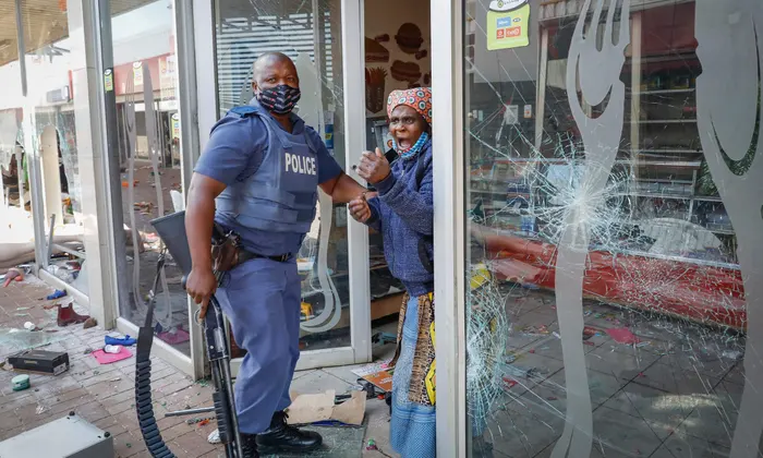 South Africa: more than 70 dead as unrest linked to Zuma jailing intensifies