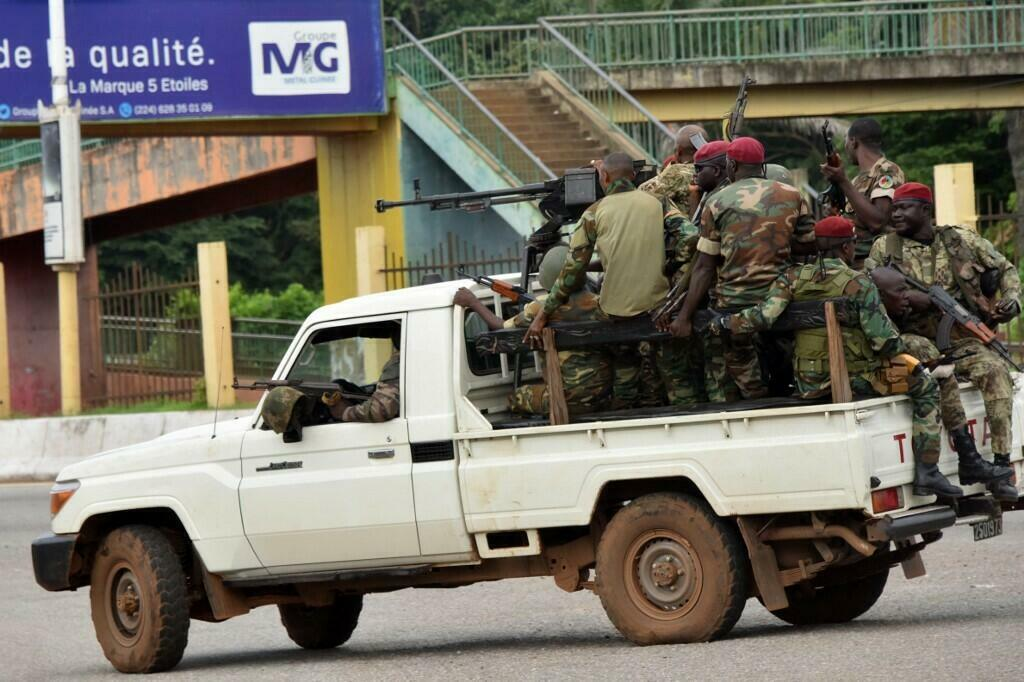 Coup d’État en Guinée: les pays voisins restent silencieux, un sommet de la Cédéao mercredi