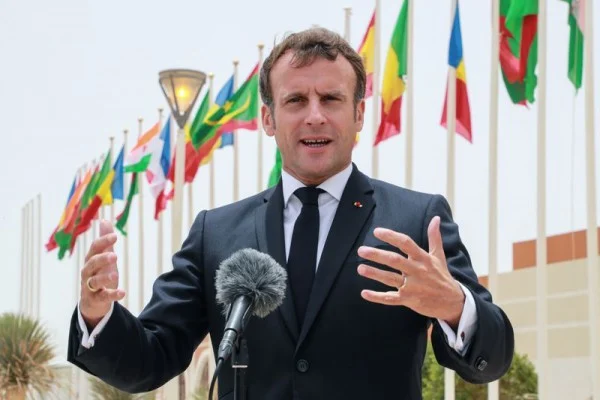 Emmanuel Macron a peur d’aller en Afrique
