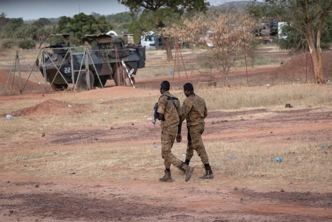 Au Sahel, un convoi de l’armée française face à la colère populaire