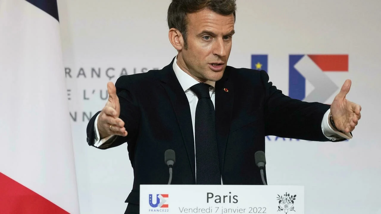 À la Une: le sondage qui conforte Emmanuel Macron