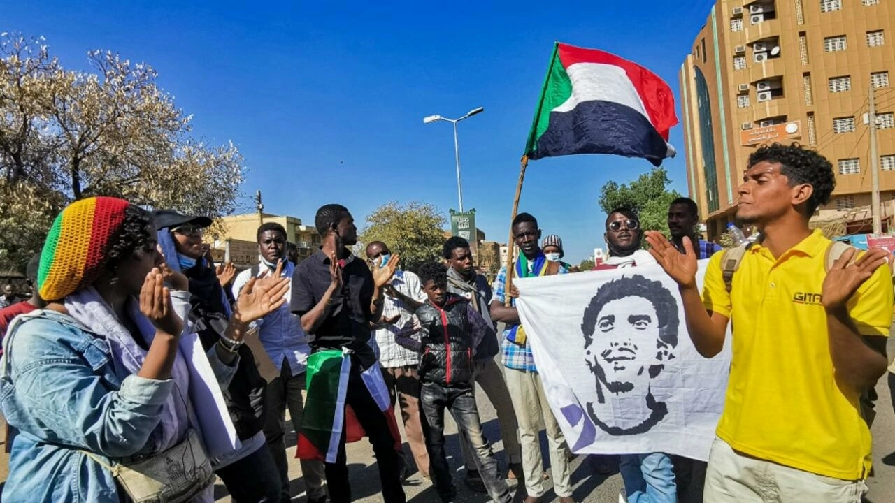 Des milliers d’opposants à la junte manifestent au Soudan
