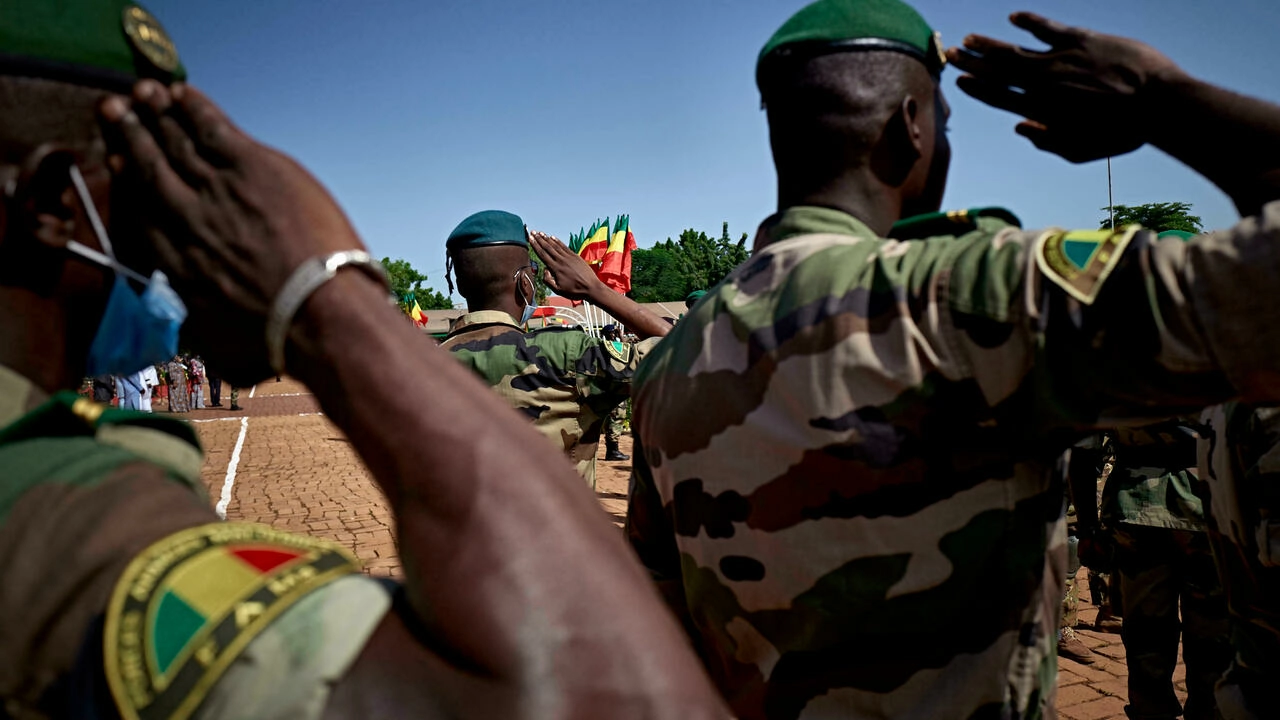 Au Mali, la junte protège ses soldats à tout prix