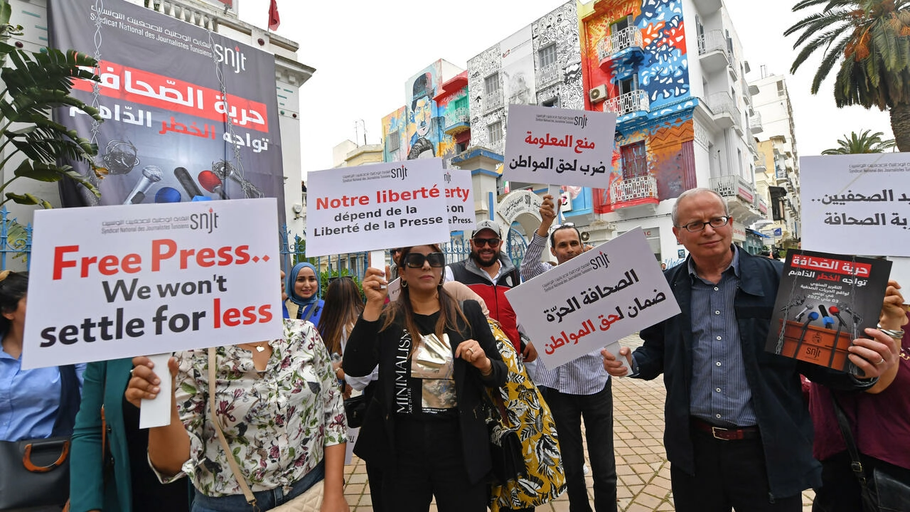 Tunisie: manifestation des journalistes contre le recul des libertés