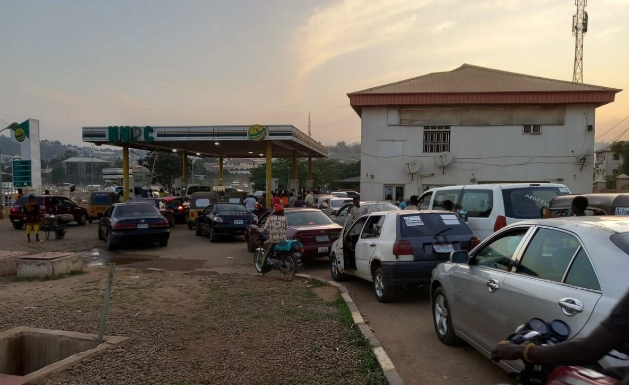 Nigerian Motorists, Others Groan Over Hike in Petrol Price As Scarcity Persists