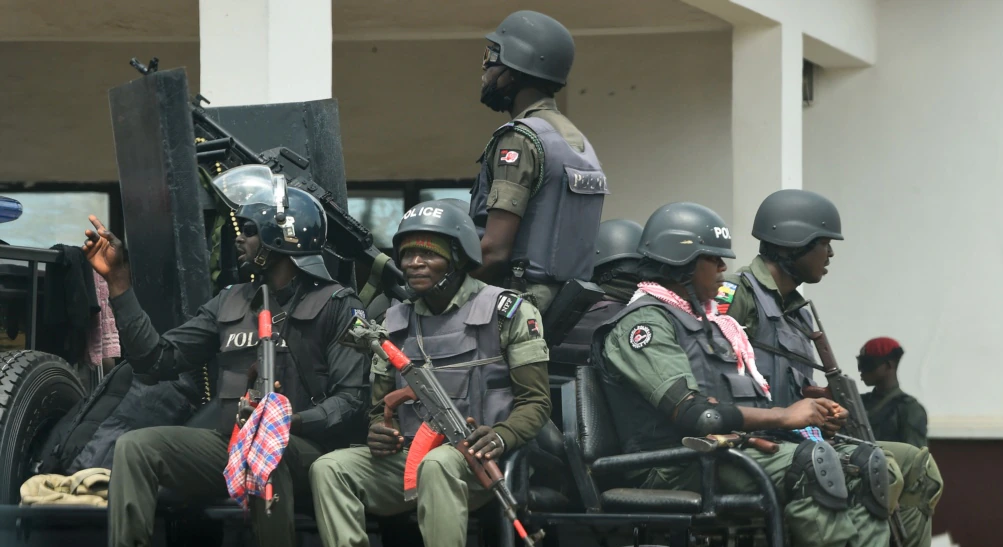 Cinq morts dans une attaque contre le convoi d’un sénateur nigérian