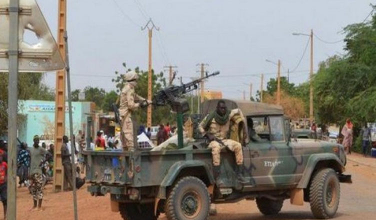 Mali : Au moins onze civils tués dans l’explosion d’un engin explosif au passage d’un autobus