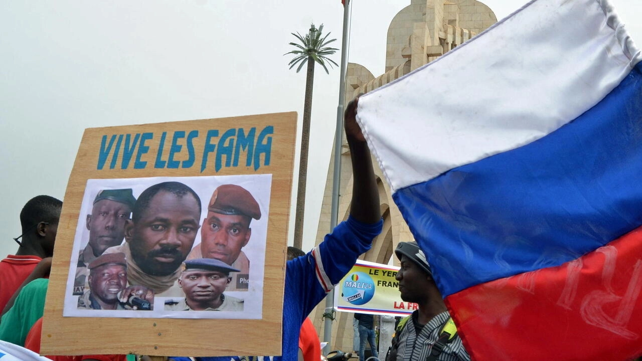 France halts development aid to Mali