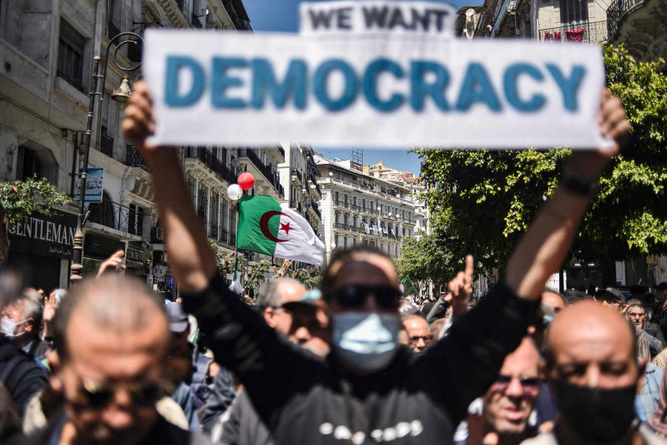 L’Algérie « est entrée dans une phase dictatoriale »