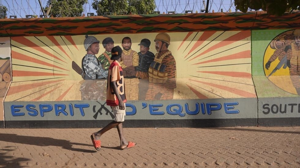 La France suspend son aide au développement et son appui budgétaire au Burkina Faso