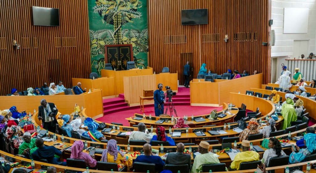 Sénégal: l’Assemblée rend leur éligibilité à deux opposants