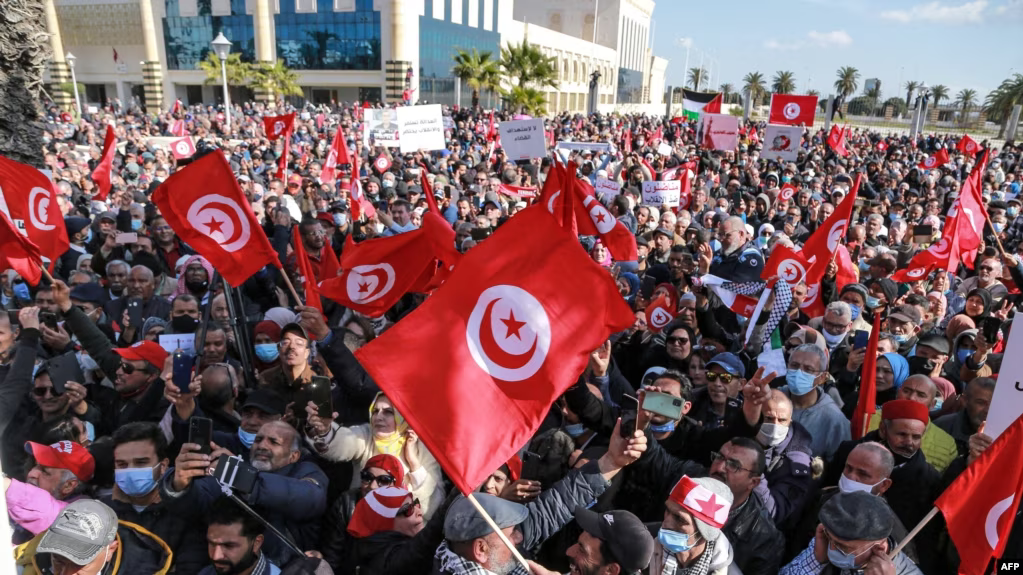 Tunisie: mandat de dépôt contre le président par intérim d’Ennahdha