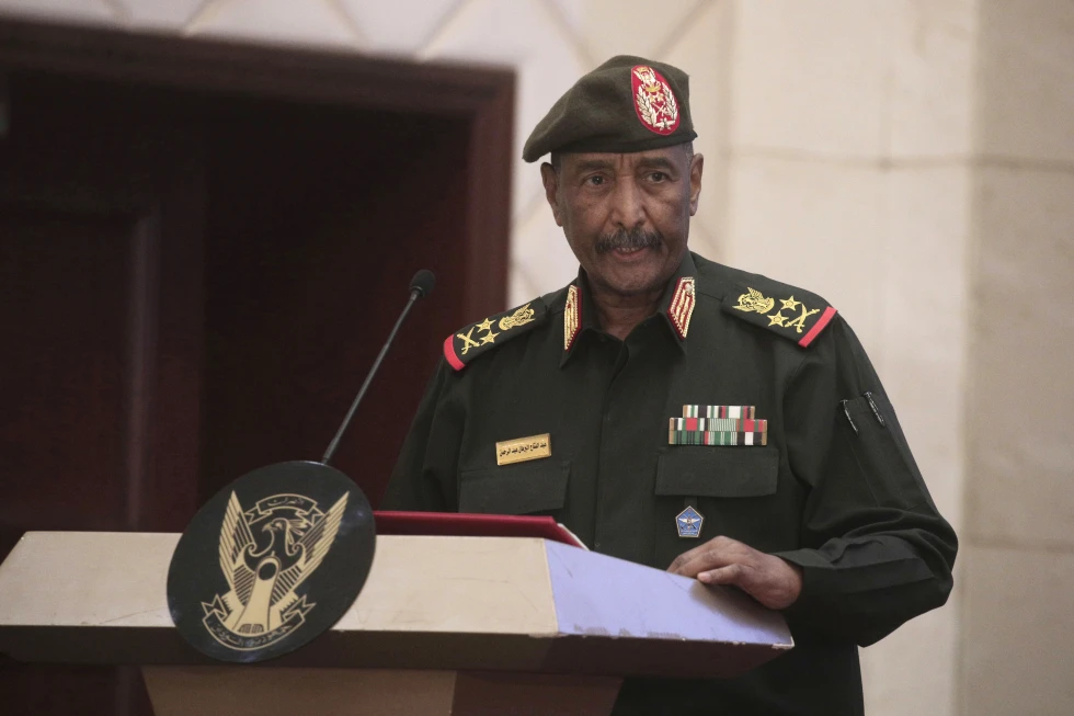 Sudan’s army chief travels to Qatar for talks with emir as fighting rages in his country