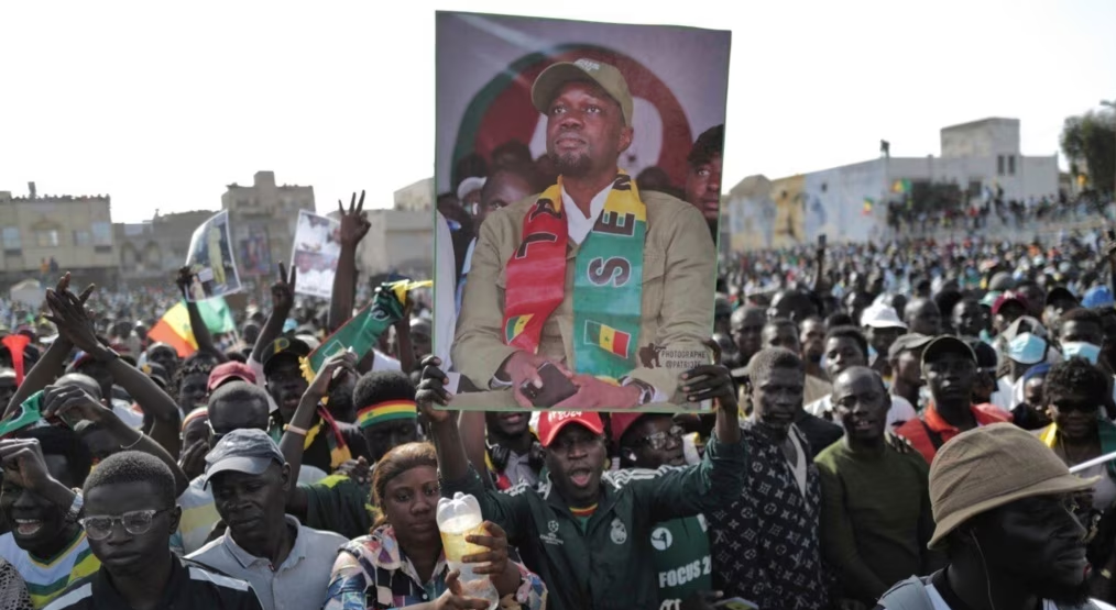 Sonko a déposé sa candidature à la présidentielle sénégalaise au Conseil constitutionnel