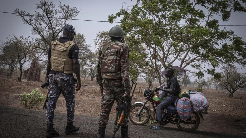 Bénin: l’armée neutralise deux terroristes recherchés et déploie 3500 recrues tout juste formées