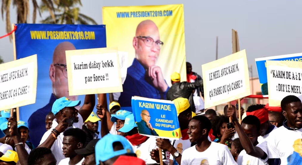 Présidentielle au Sénégal: la nationalité de Karim Wade fait débat