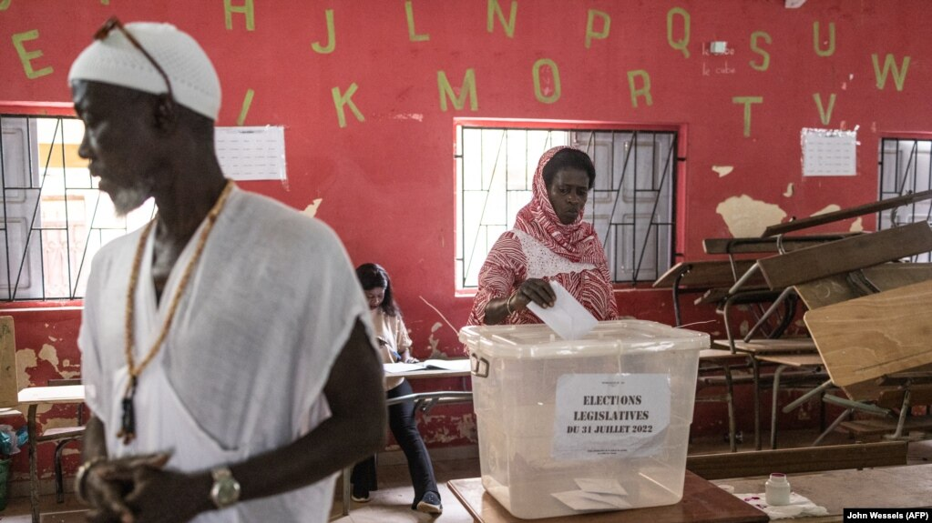 Sénégal : l’horizon se dégage devant une présidentielle fixée au 24 mars