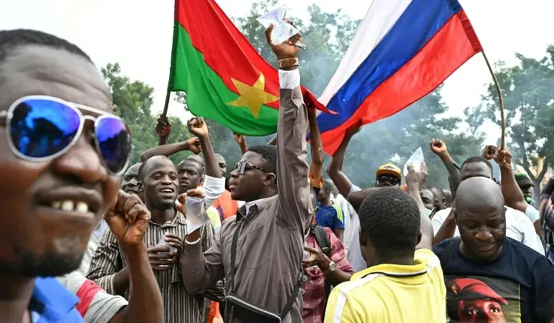 «Le laboratoire africain de la Russie» : Comment Poutine a conquis le Burkina Faso après l’adieu français