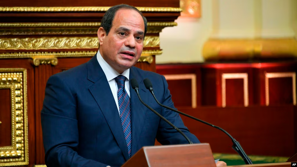 Sissi entame son troisième mandat sur fond de grave crise économique