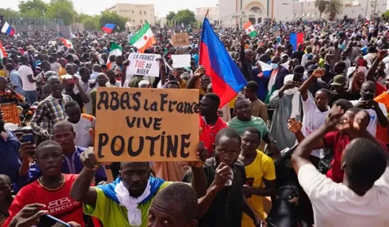 Dans la jungle de la politique africaine de la France – Troisième partie : La fin de la fameuse politique «France-Afrique» ou une suite «moins visible» ?