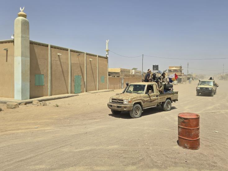 Attaques au Mali: le chef de la junte affirme que “la situation est maîtrisée”