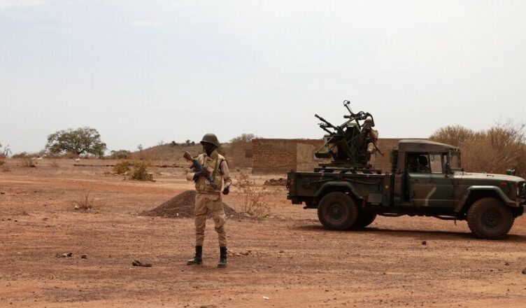 Mali : L’armée neutralise une base jihadiste près de Siby